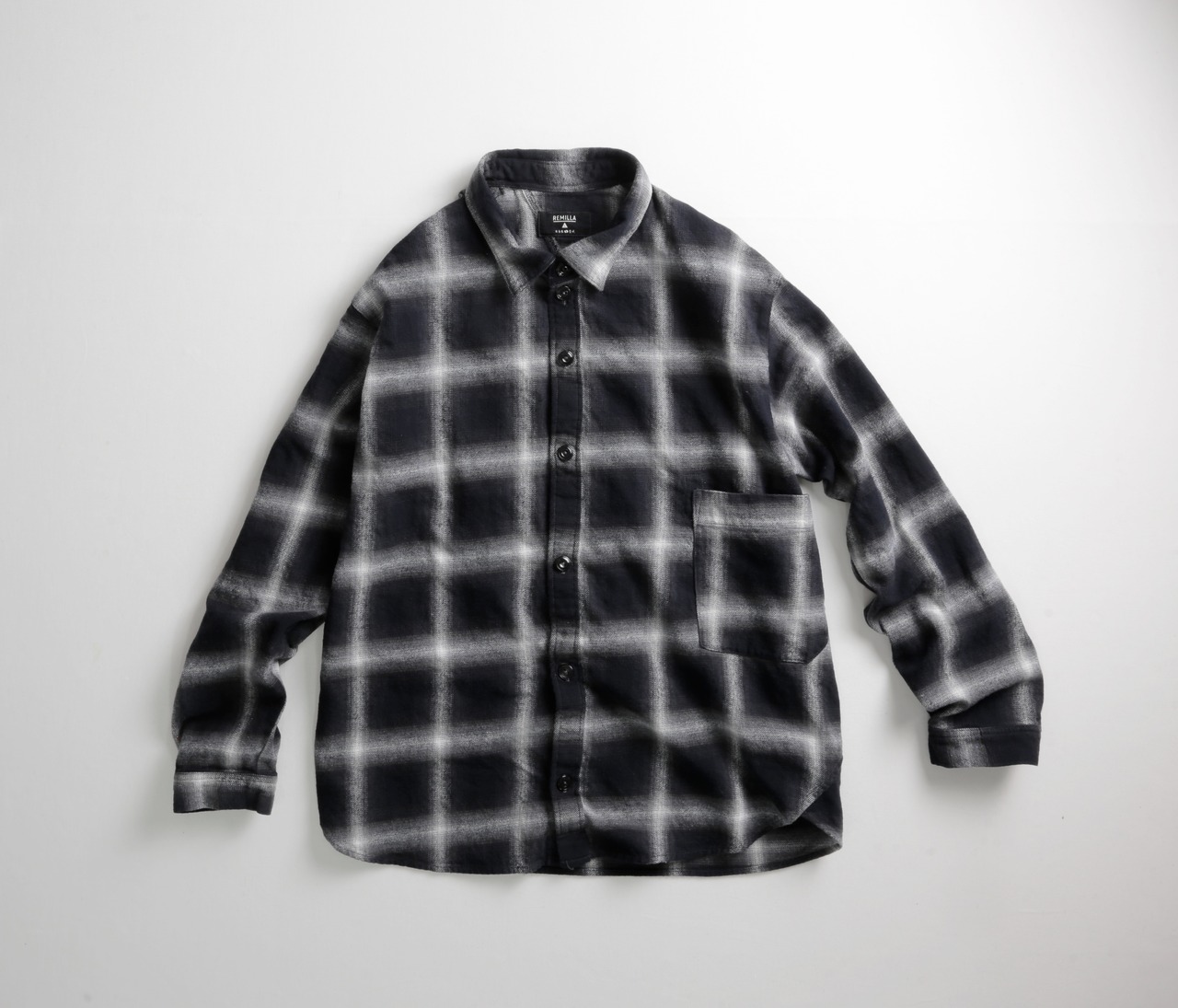 remilla 2025 Autumn / Winter -1st  <ヒトエラウンドシャツ＞