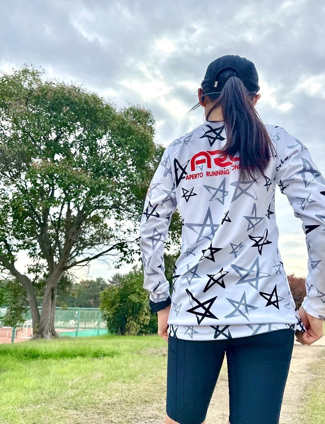 AP 125275】ユニセックス ランダムスター長袖Tシャツ ピュアホワイト