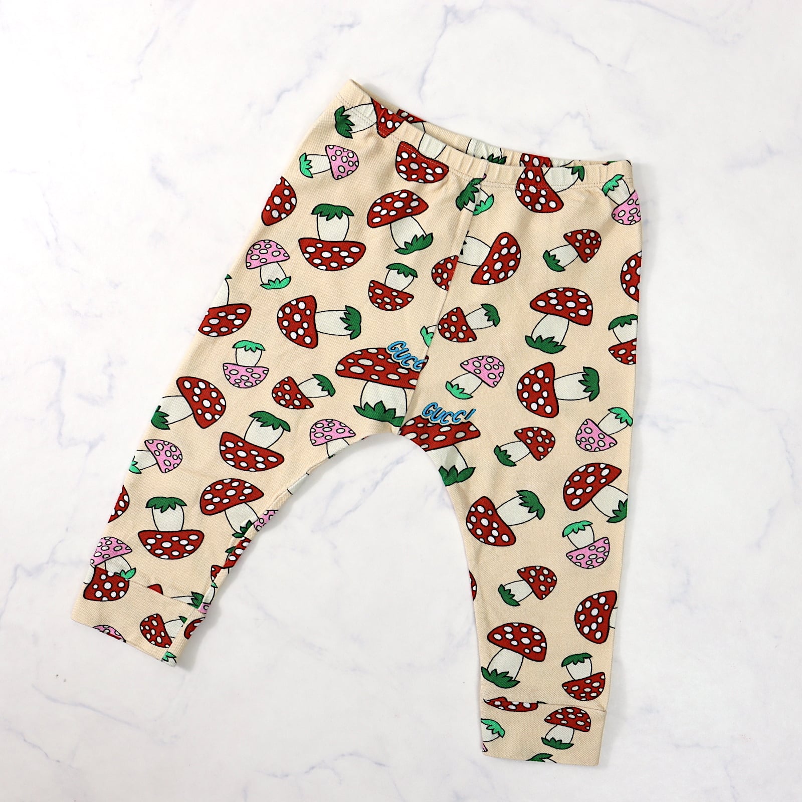 美品 グッチ GUCCI コットンパンツ きのこ柄 キッズ ベージュ 18/24m