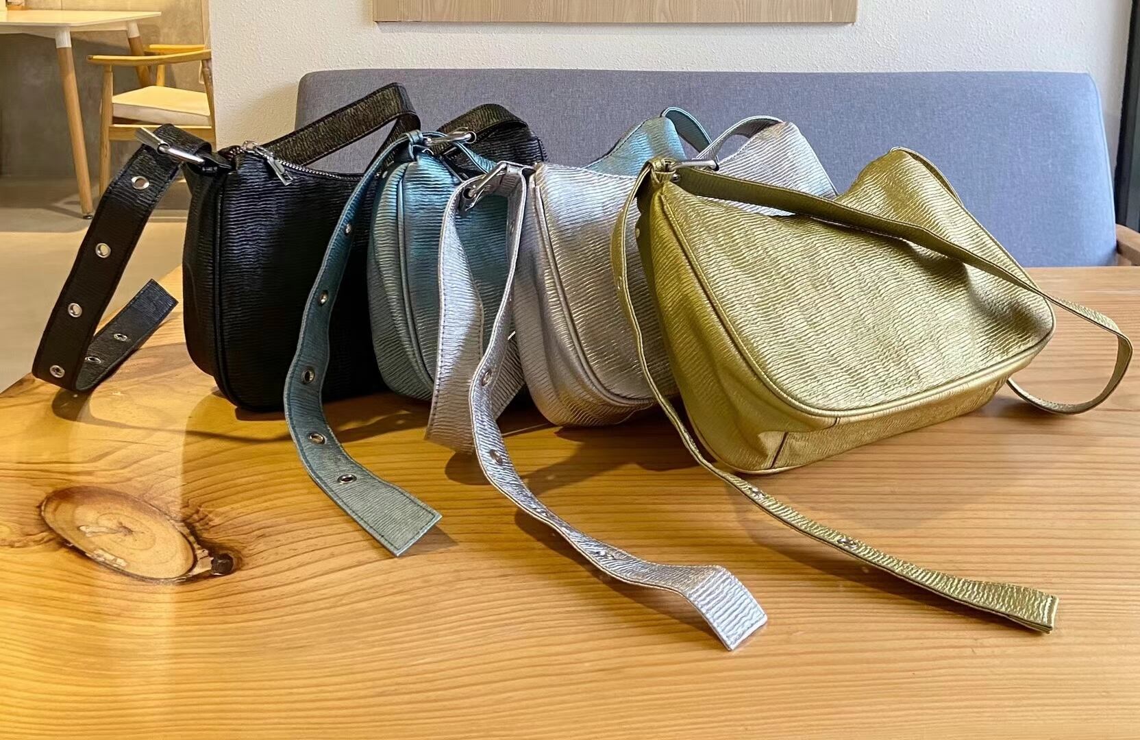 シャイニーハンドバッグ　AS19-8101