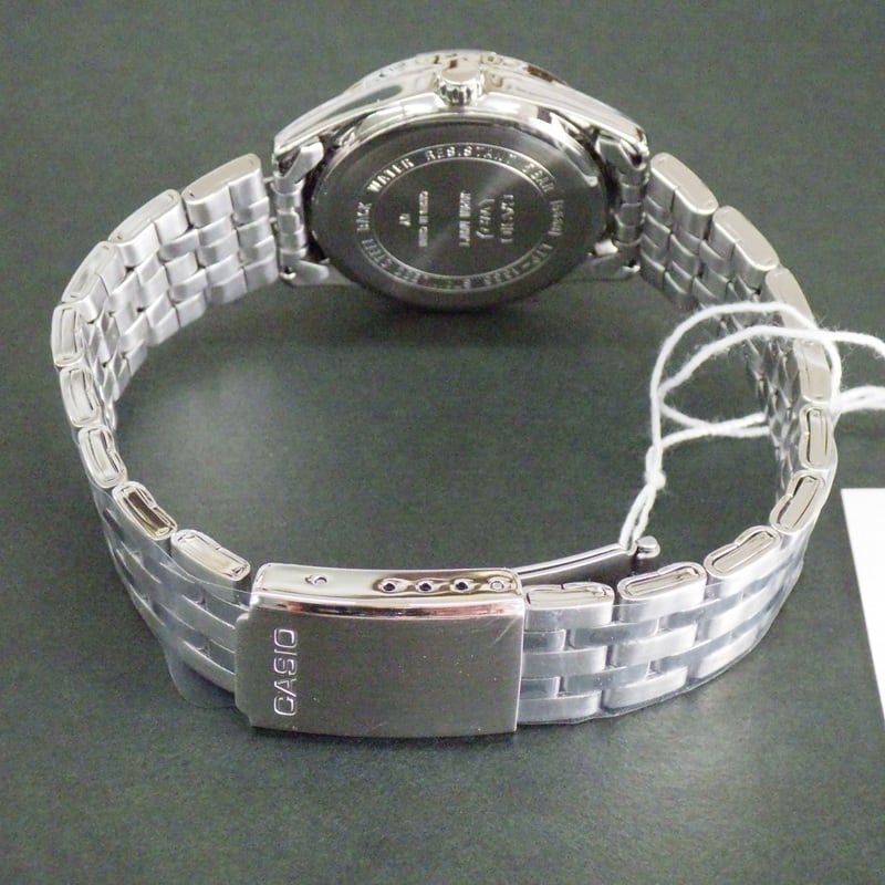 カシオ スタンダード LTP-1335DJ-5AJF ピンク文字盤 ステンレスバンド