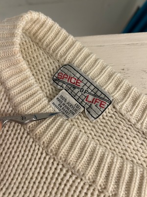 White V design sweater