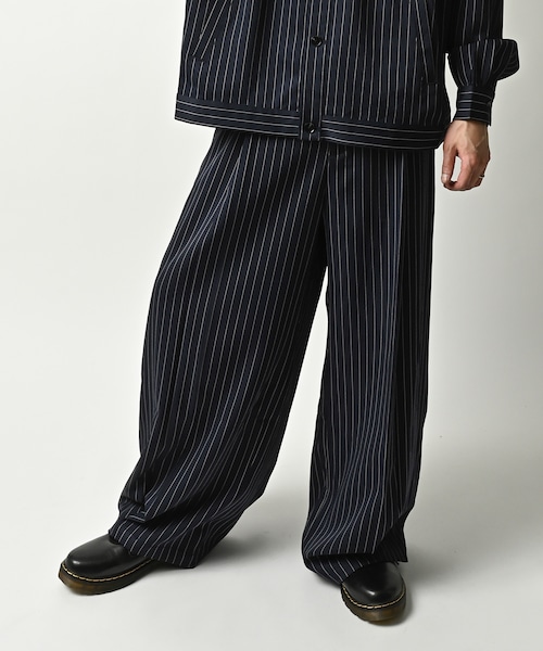 ATELANE Pinstripe Tuck Easy Pants (NAV) 26A-18050