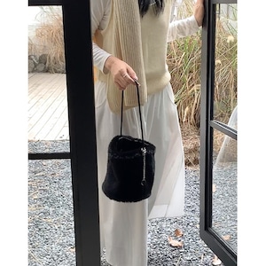 fake fur bucket bag J00084