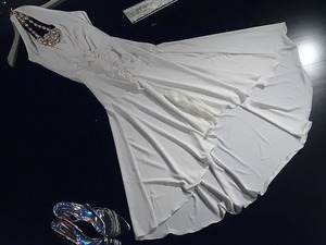 ★送料無料★M(9号）☆ホルダ－ネックラインスト－ンフロントシャ－リングドレス(DRN0058) 