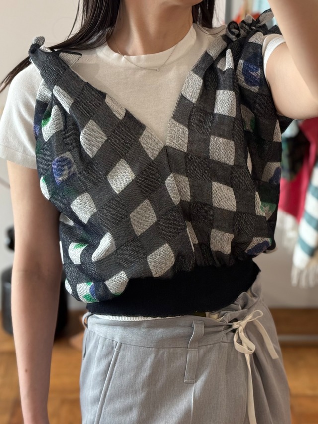 TAN/26SS-16 FLOWER PRINTED GINGHAM KNIT TOP NAVY