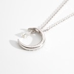 ムーンモチーフ ダンシングダイヤモンド ネックレス K18 / 0.170ct / 0.170ct