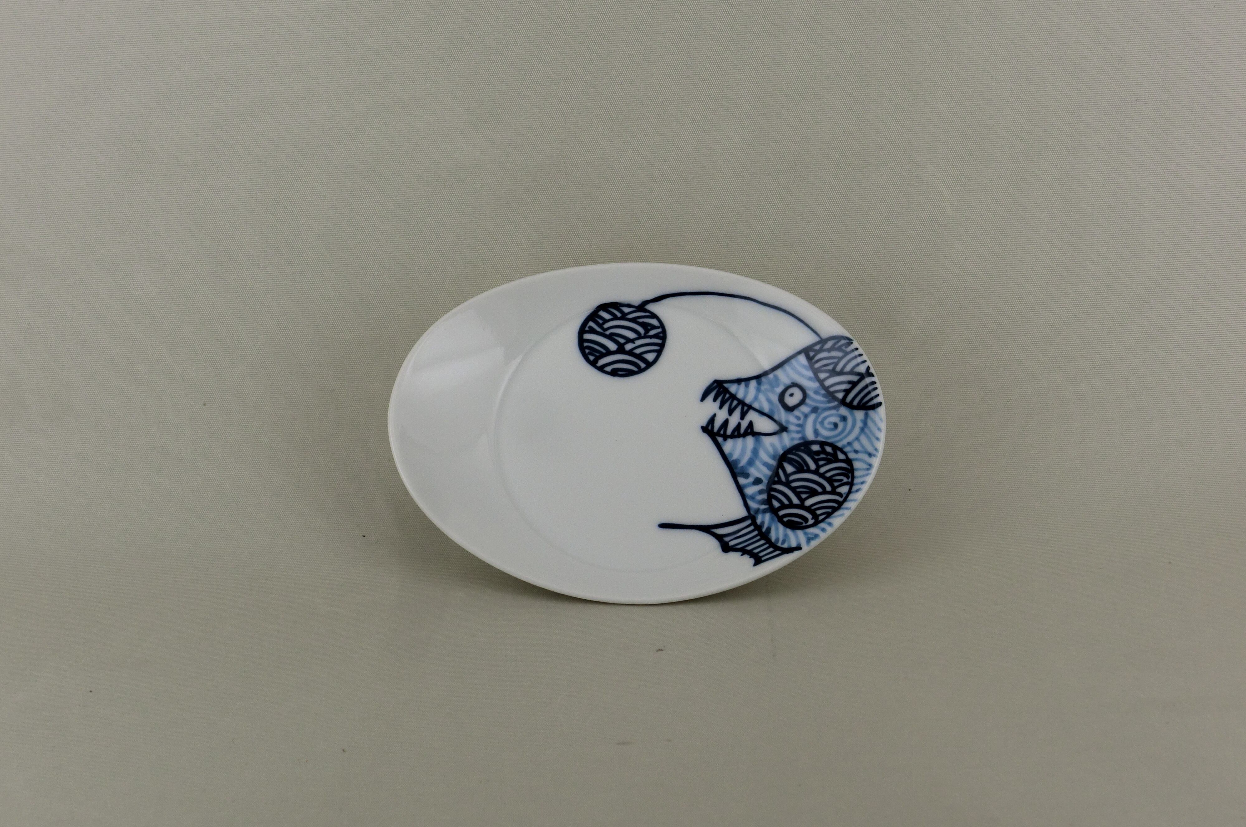 変魚シリーズ　小皿　ちようちん（青）