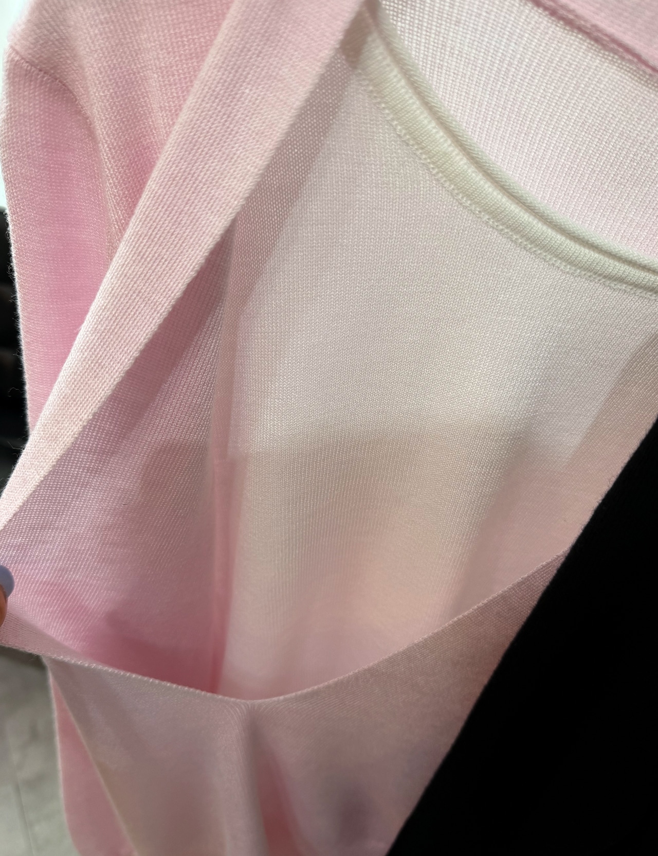 【新作5%OFF・3日間】Deep-Vneck Layered Knit_2colors