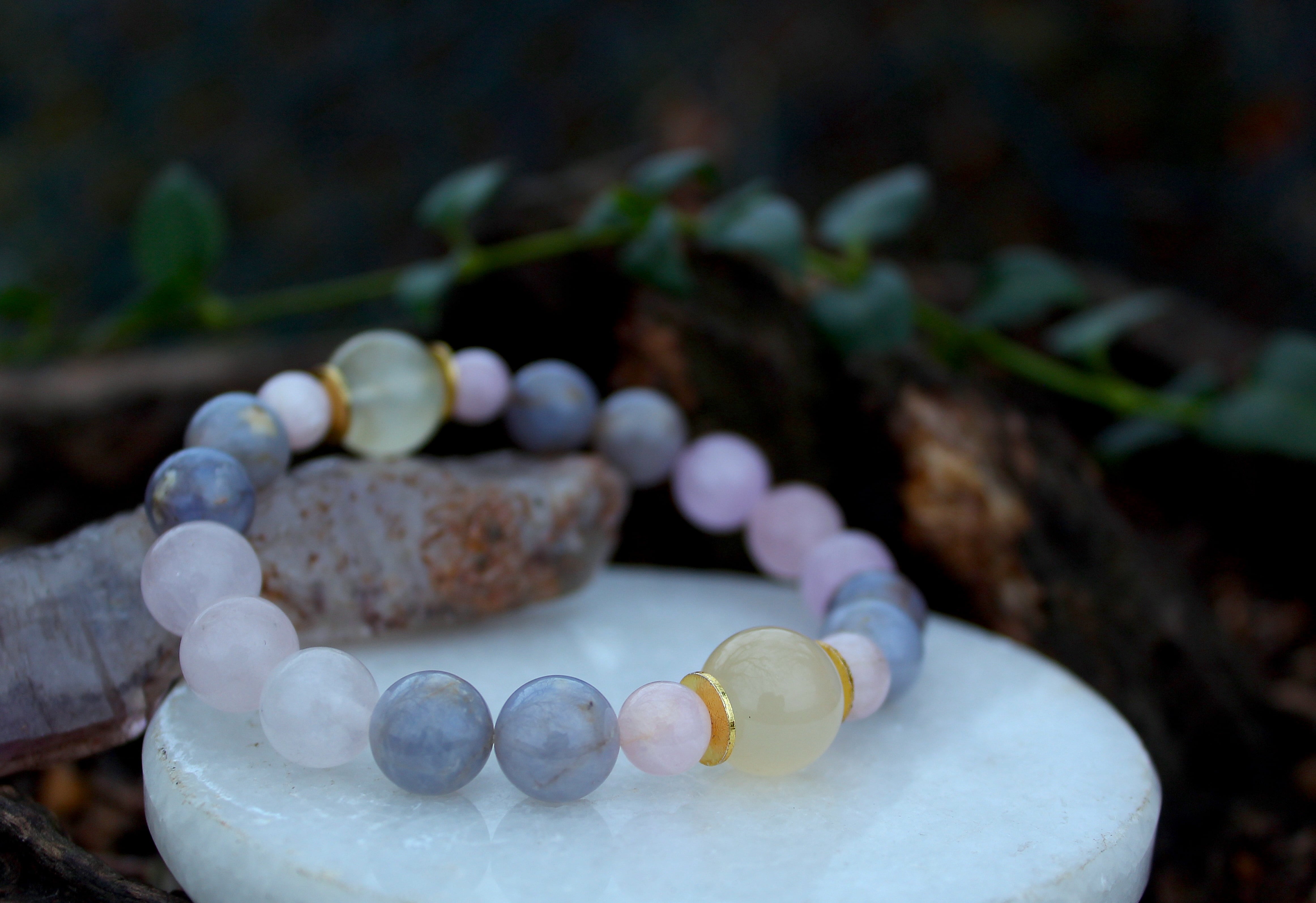 ナチュラルレアブルーローズクォーツ 愛情、思いやり、穏やかな癒し