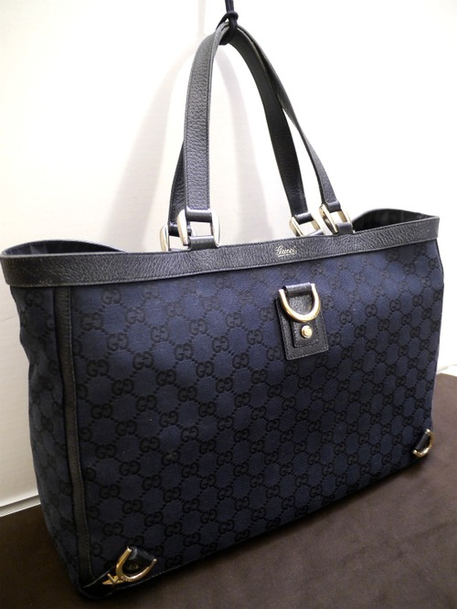 美品12万◆GUCCI グッチ アビー GGライン A4対応ビジネス可 男女可 スタッズ キャンバスxレザー トート バッグ黒◆ 通勤・通学にも大活躍♪