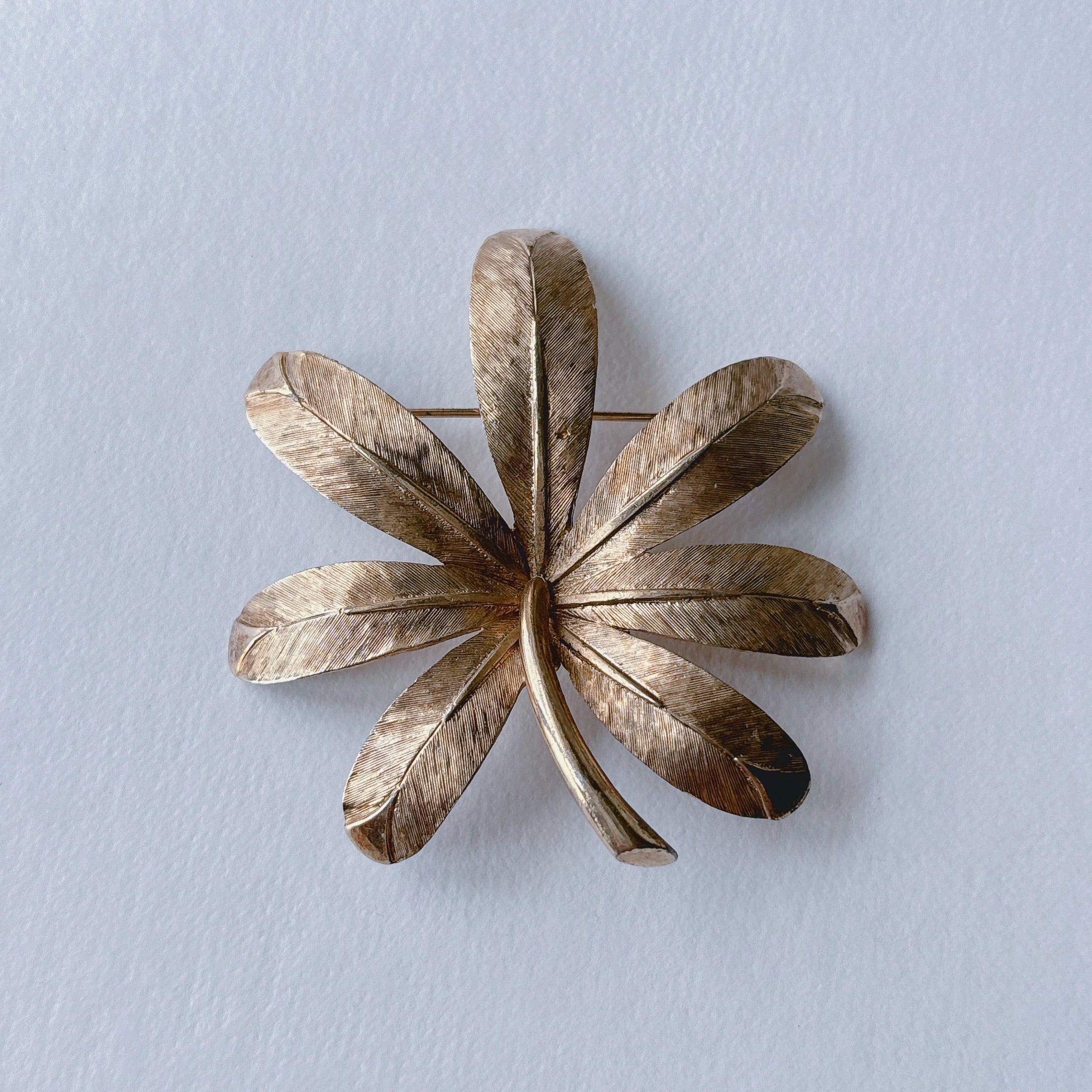 【50s.60s】TRIFARI トリファリ　ヴィンテージ　ブローチ TRIFARI Vintage 50s - 60s silver tone leaves brooch ヴィンテージ