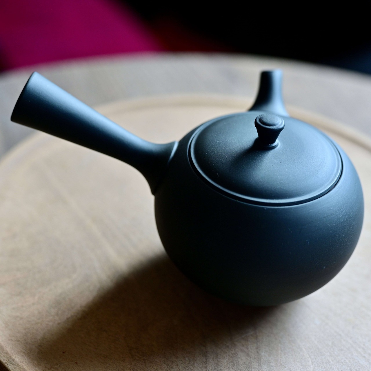 【東屋】丸急須 横手(右利き用) 鳥泥［4573503820100］・画像3