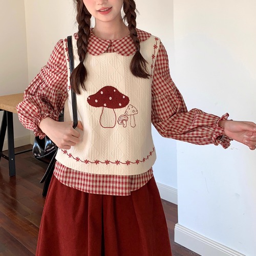 【2点セット】チェックブラウス＋きのこ柄ベスト ・8386