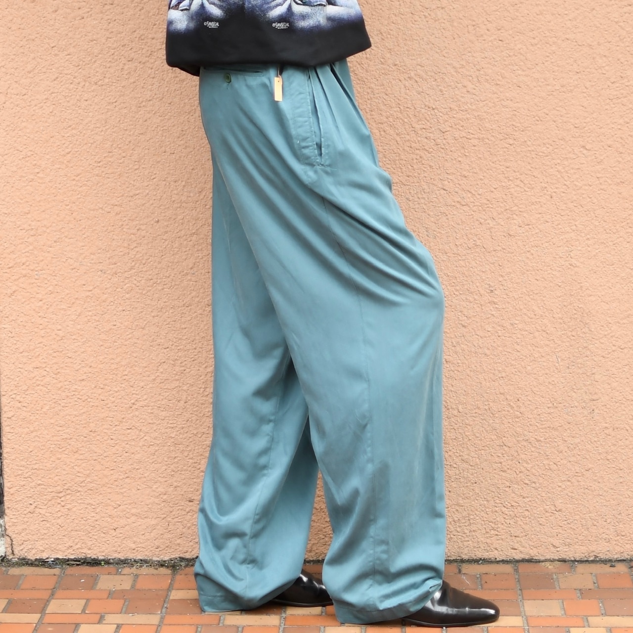 drape silhouette rayon blend 3tuck slacks emerald green