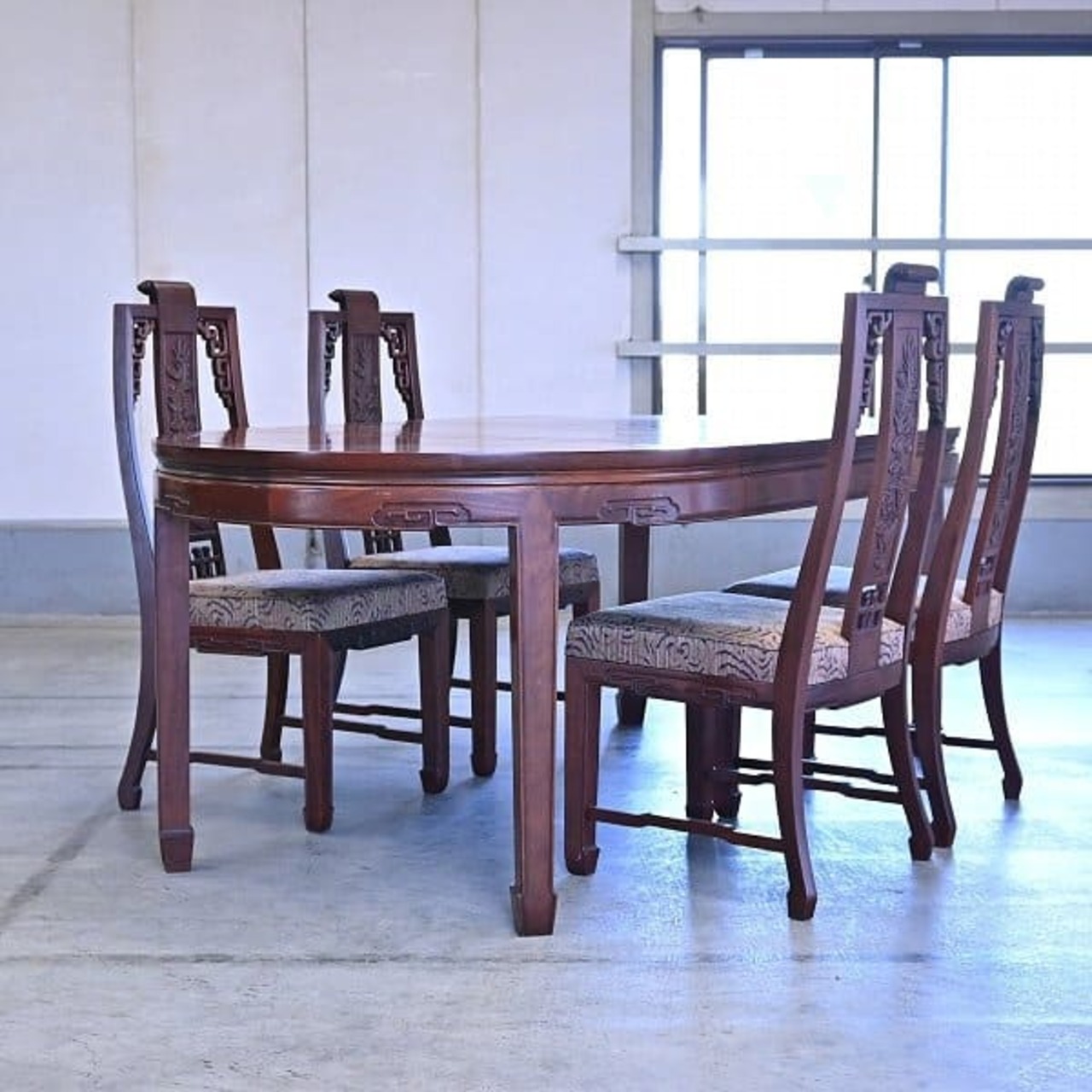 中国美術 ダイニング 5点セット 拡張テーブル 伸長 EX チェア 円卓 椅子 彫刻 龍 ビンテージ レトロ クラシック アンティーク調【 中古家具/中古インテリア/USED家具ユーズド家具/リサイクル】