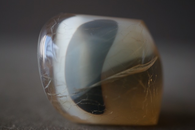 エッグ・イン・オパール Opal Egg 1681