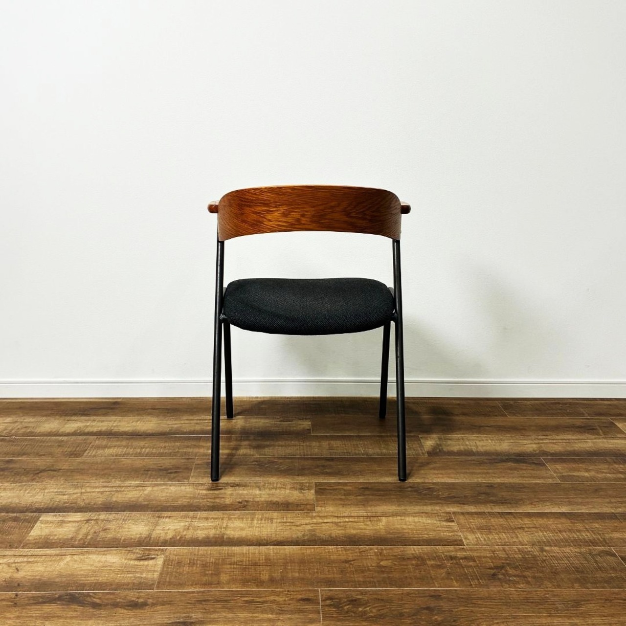 a.depeche danis short arm chair BR アデペシュ ダニス ショートアームチェア ブラウンアーム × チャコールモッシュブラック ダイニングチェア【中古】【200サイズ】