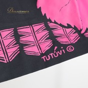 フラダンス 衣装 TUTUVI ツツビ パウスカート ブラック系 ハイビスカス柄 モンステラ柄 花柄 植物柄 ハワイアンプリント ハワイアン ハワイアンダンス アロハ フラ ダンス レッスン 練習 シングル スカート フレア ピンク系 黒 ピンク 華やか 鮮やか かわいい おしゃれ 大人っぽい