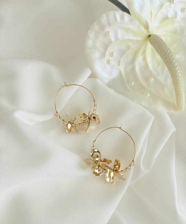 S I U R | bellfique hoop pierce