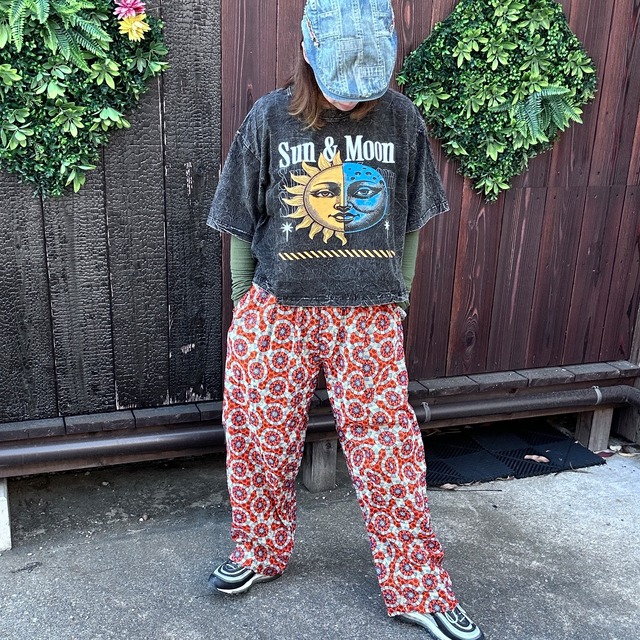 月と太陽ティシャツ