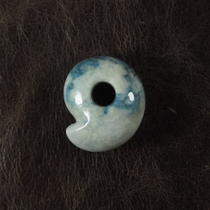 糸魚川翡翠 青翡翠 ちびまる勾玉 4.5g  Itoigawa Blue Jadeite mini magatama