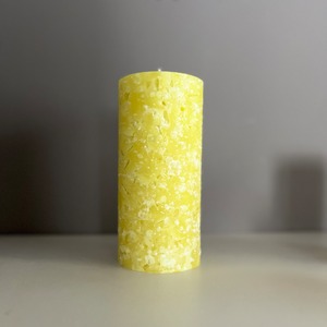 World of Yellows “Mimosas in Snow” ラウンドピラーø 7.5x16.5cm