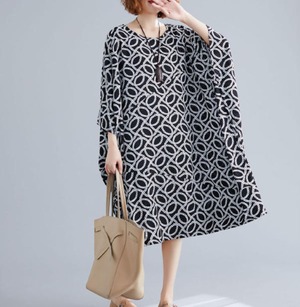 【送料無料】ワンピース 春 きれいめ 夏 膝丈 総柄 ゆったり 体型カバー おしゃれ 30代 40代 ブラック OP-186R