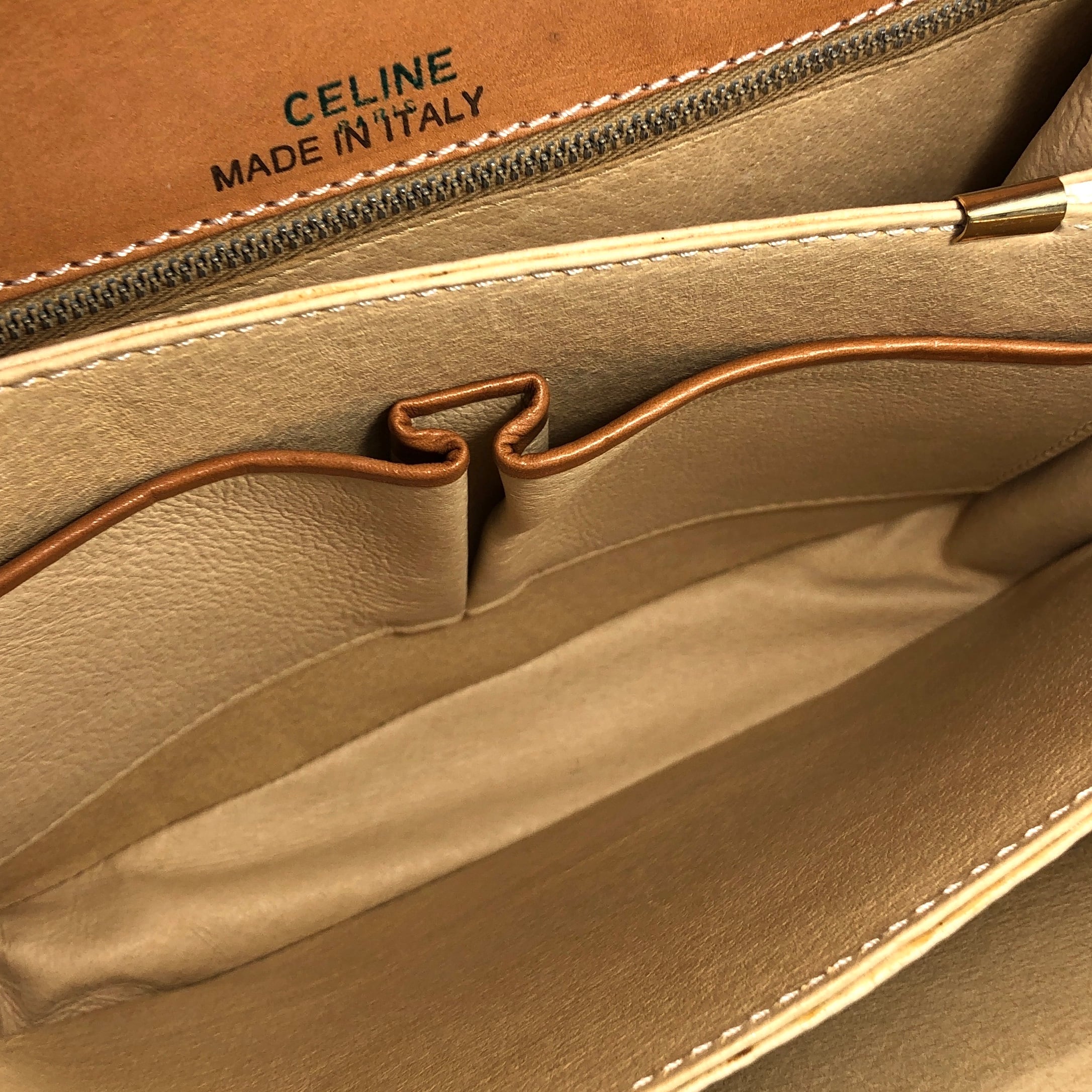 CELINE セリーヌ マカダム ショルダーバッグ ホワイト ロゴ レザー CELINE セリーヌ マカダム 馬車 ホースキャリッジ クロスボディ