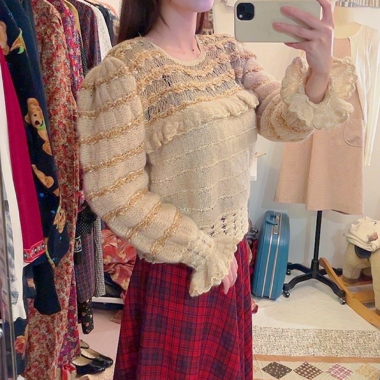 ruffle cuffs gold lame knit