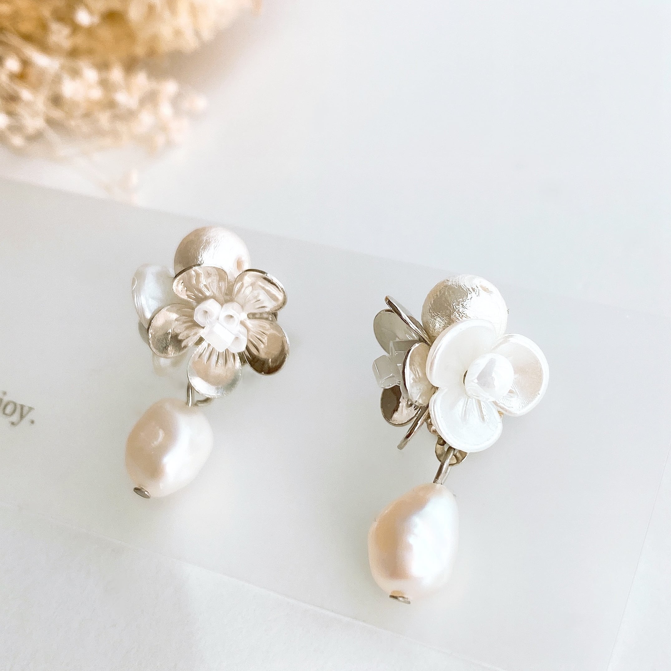 販売停止シルバーフラワー 淡水パール イヤリング ピアス 結婚式 前 