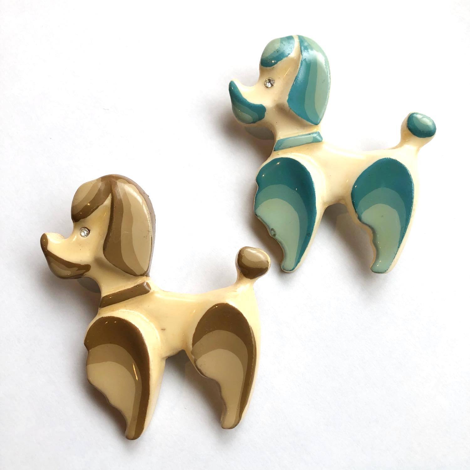 レトロカラーの犬のヴィンテージブローチ | Dua-アクセサリーパーツ