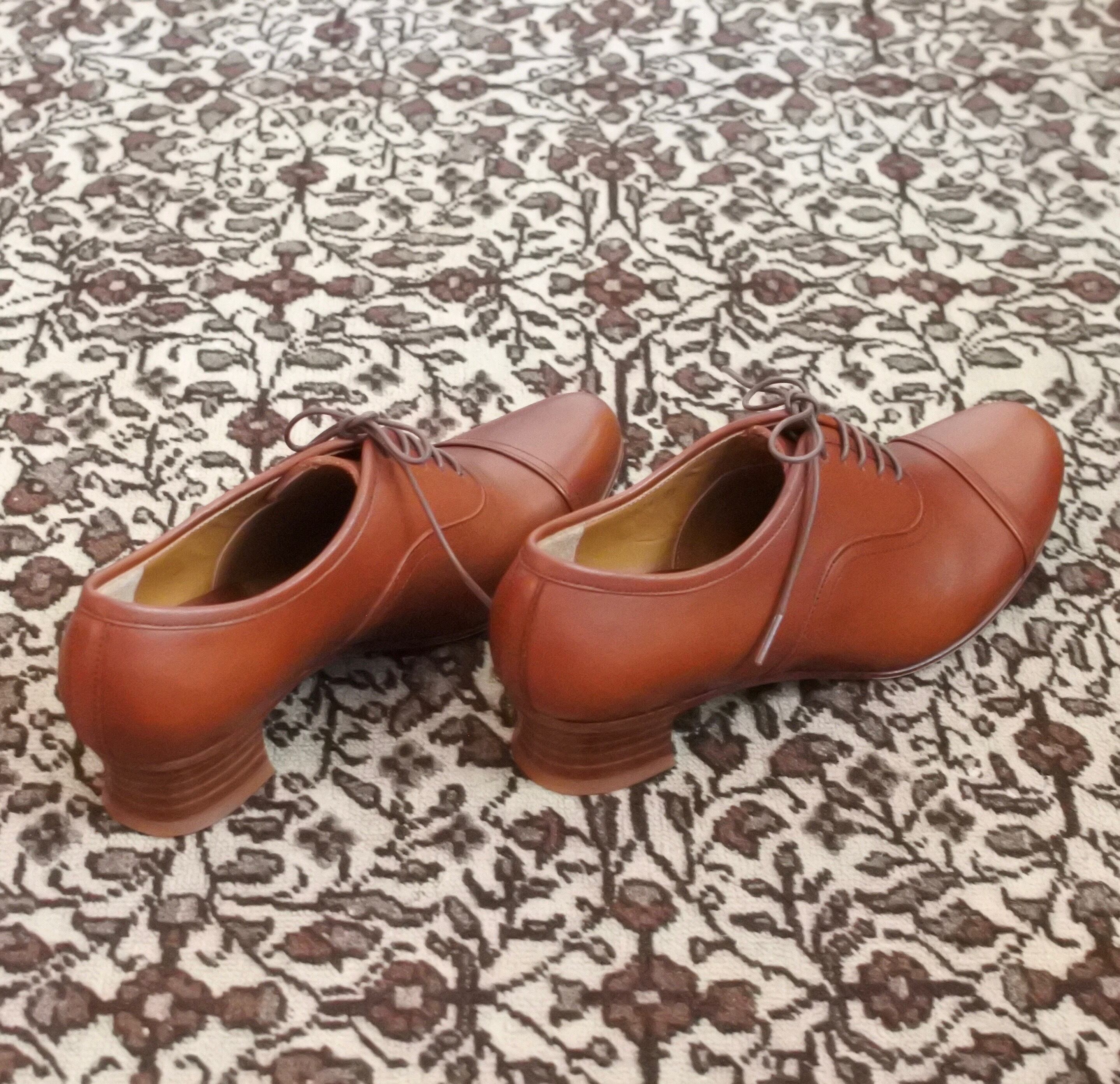 chausser ／ レースアップパンプス（Brown）