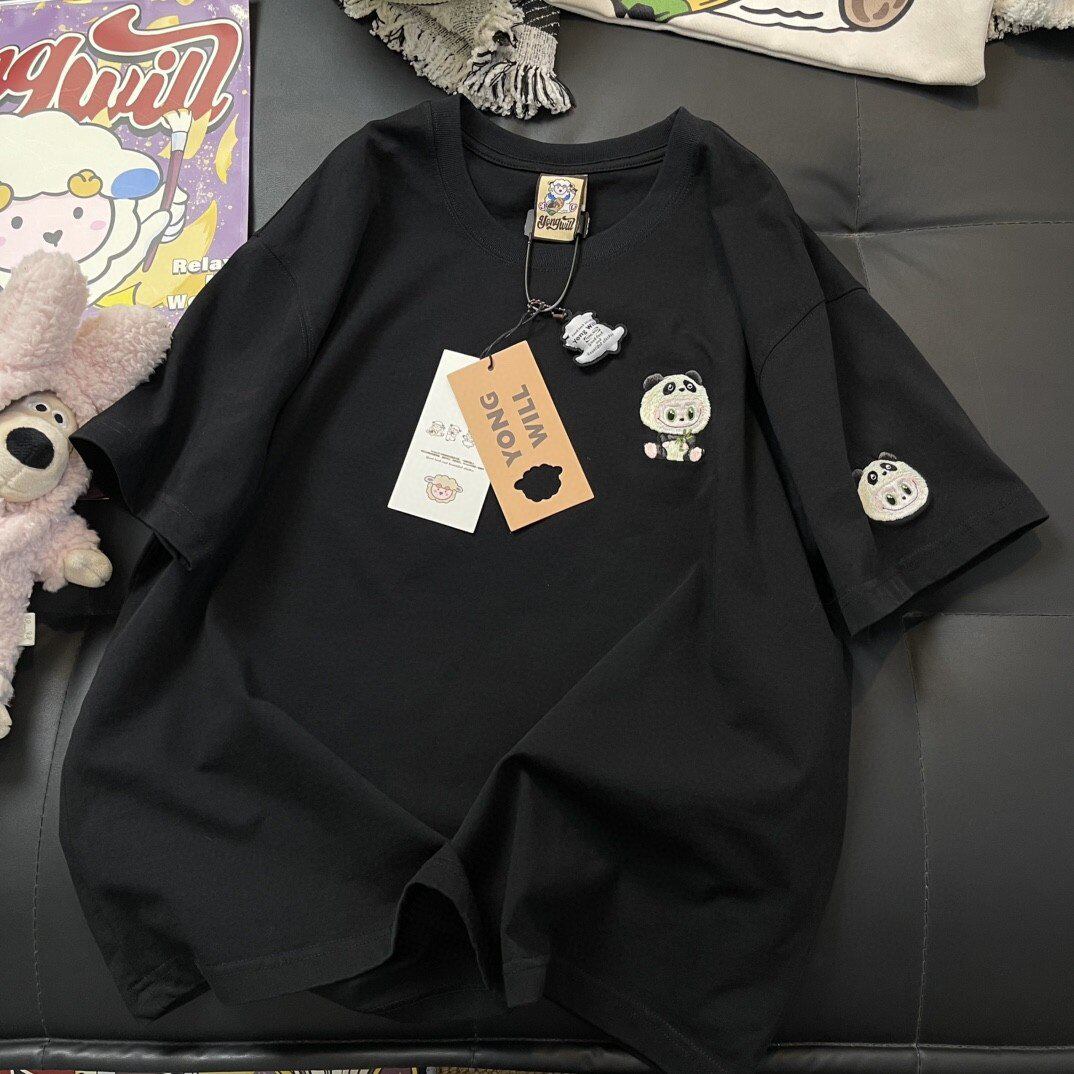 「日常の寄り添い」パンダLabubuの刺繍Tシャツ。上質な200gコットン パンダ Labubu Tシャツ 刺繍 シンプル ベーシック デイリー 着回し レディース カジュアルトップス