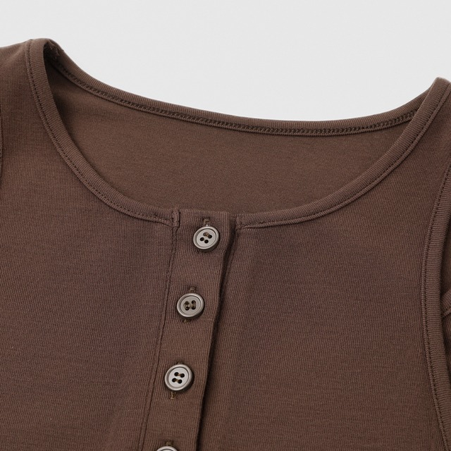 cut-out detail front button top L0610
