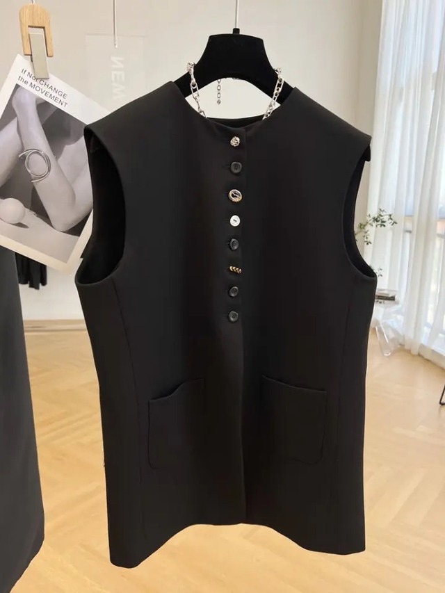 キレイめボタンベスト