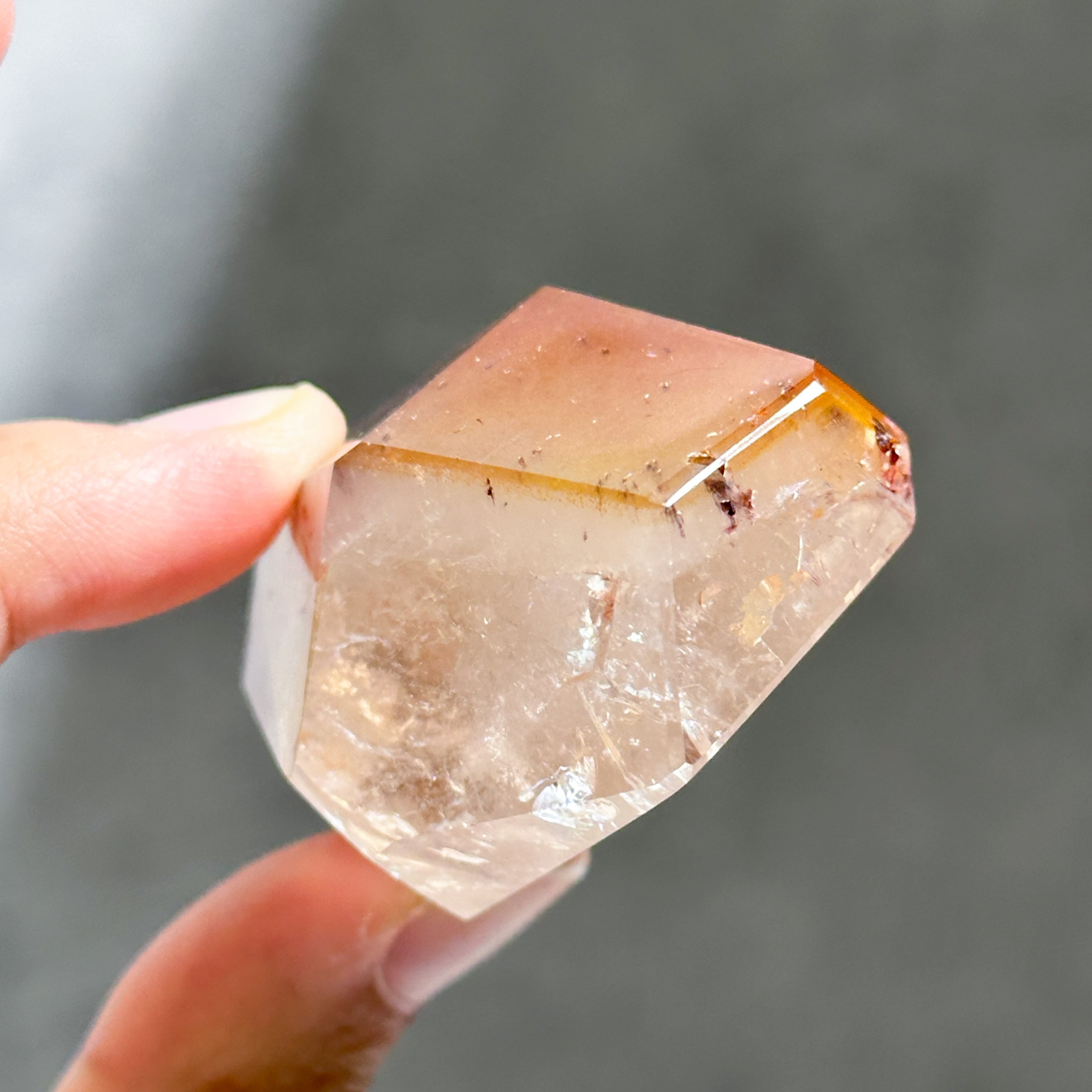 ゴイアス州クリスタリーナ産ドリームコートレムリアン フリーフォーム