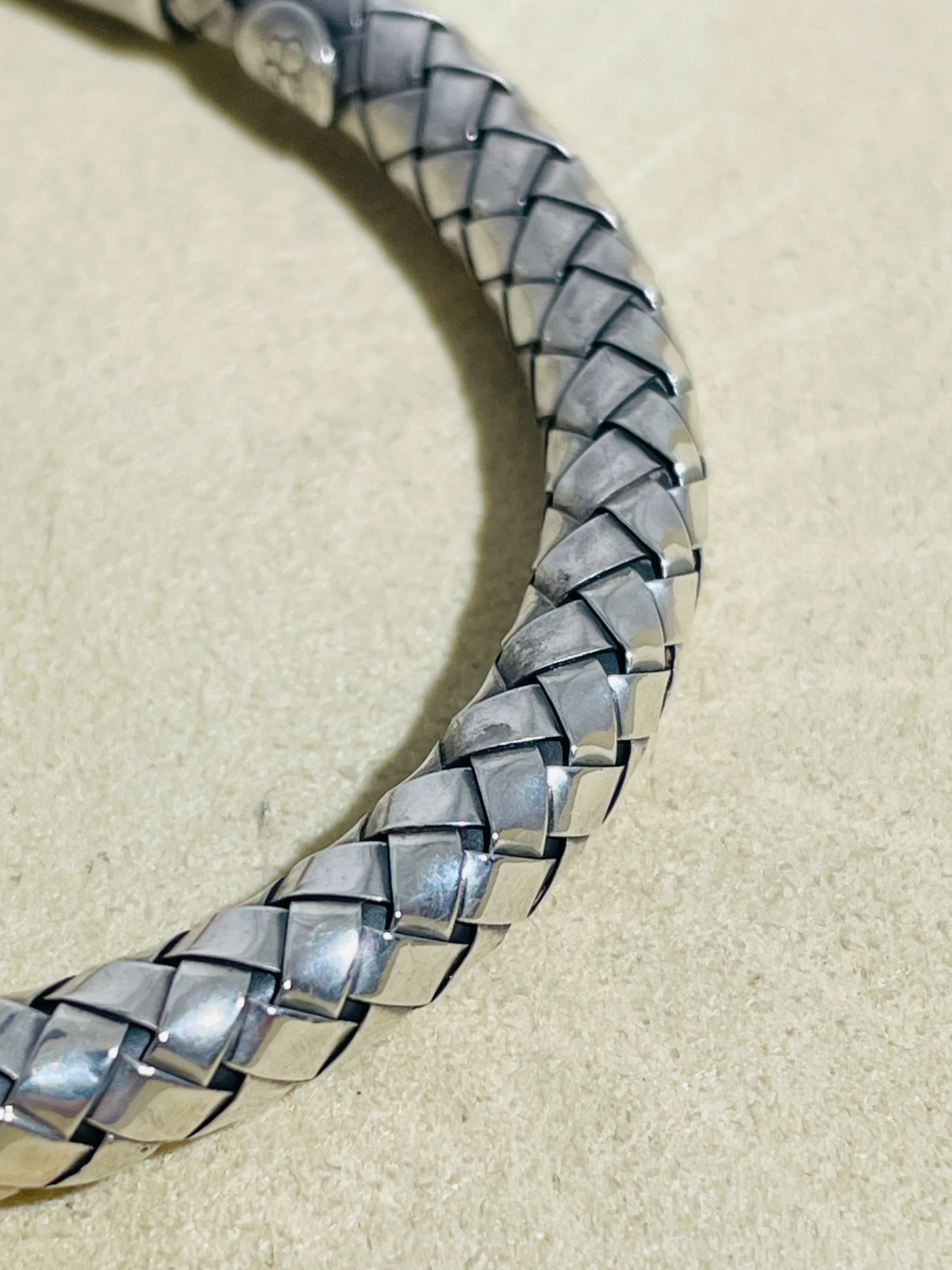 Intrecciato Woven Bangle -BOTTEGA VENETA- | Tender Records Intrecciato Woven Bangle -BOTTEGA VENETA- | Tender Records