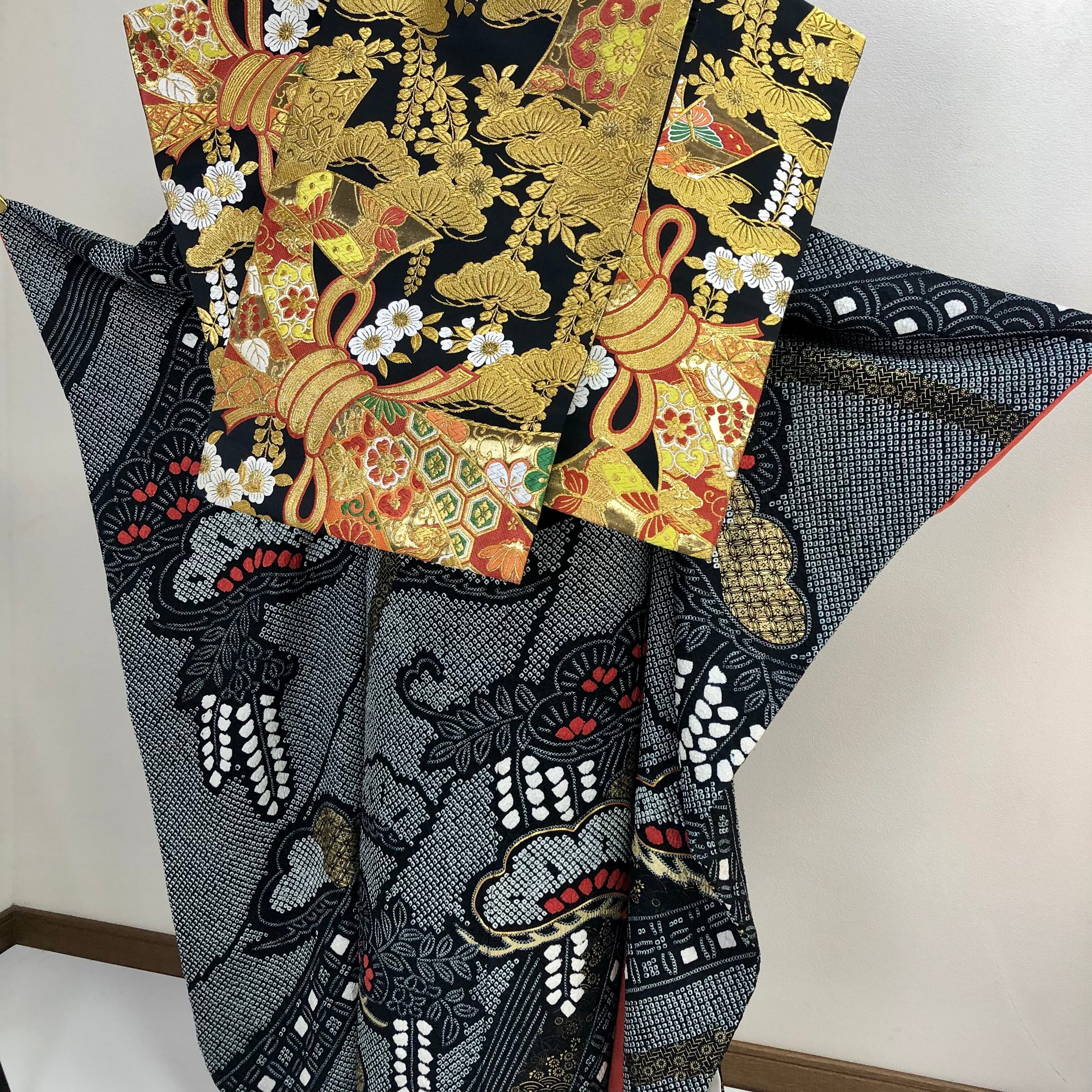 豪華【本総絞り】黒地 金駒刺繍 正絹 振袖セット s278 | 着物 夢美月