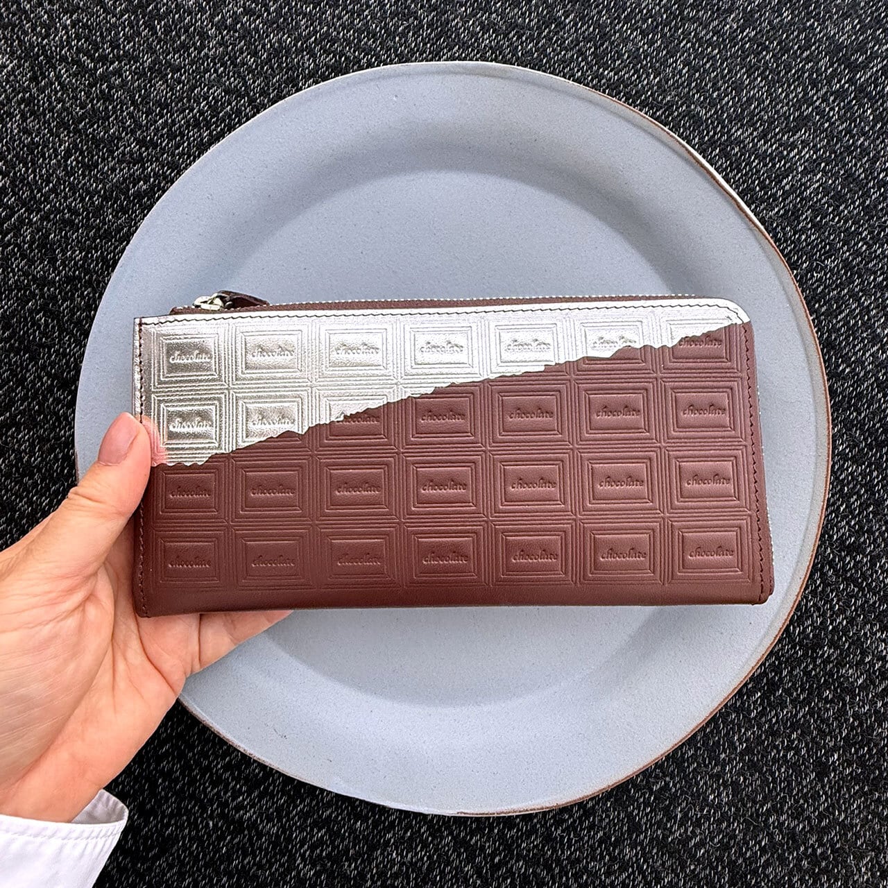 訳あり品:革のチョコ・薄型長財布 スイート (銀の包み紙)
