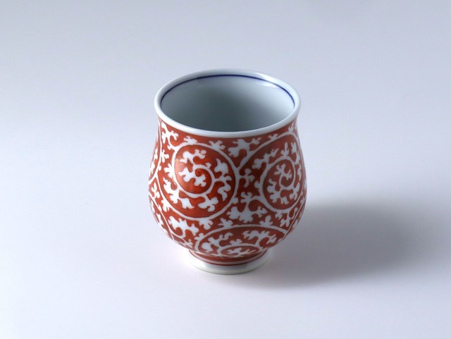 湯呑（小）　朱濃唐草