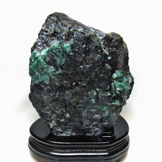 3.4Kg エメラルド 原石 台座付属 一点物 191-588