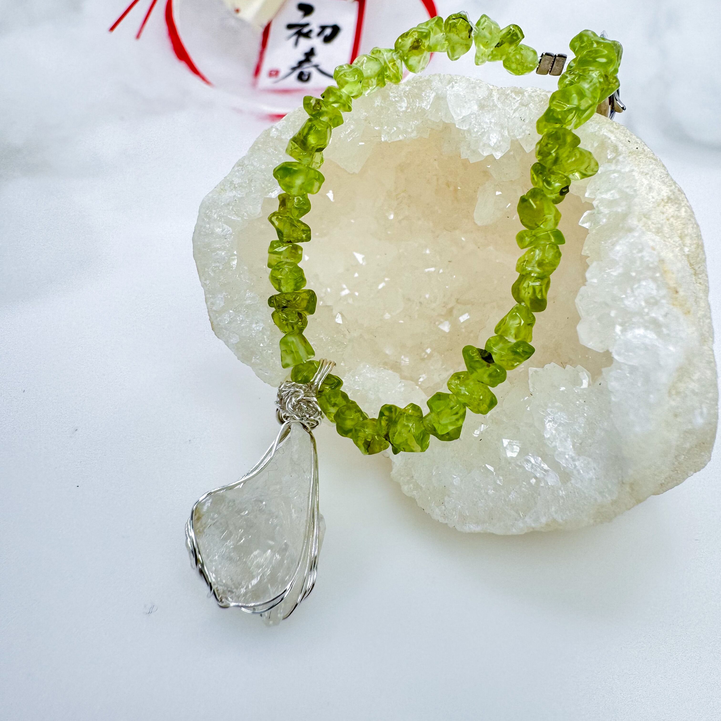 高千穂水晶のサザレブレス【ペリドット/虹入り】 | sunday shop〜宮崎