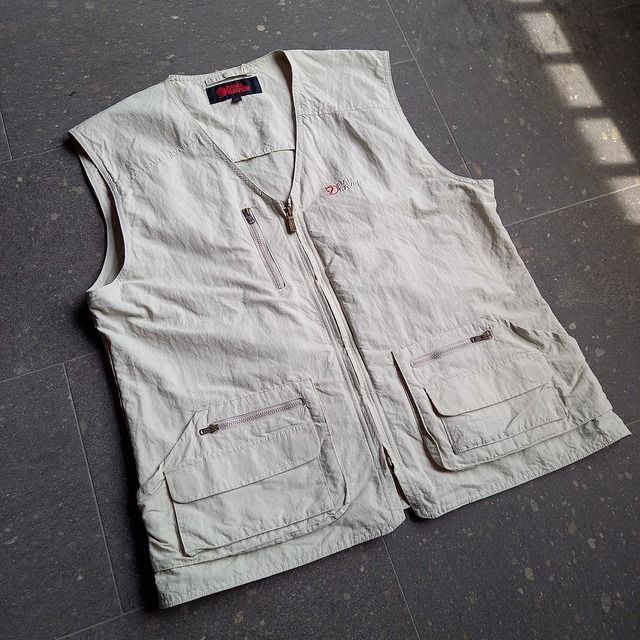 FJALL RAVEN マルチポケットベスト used [105094]