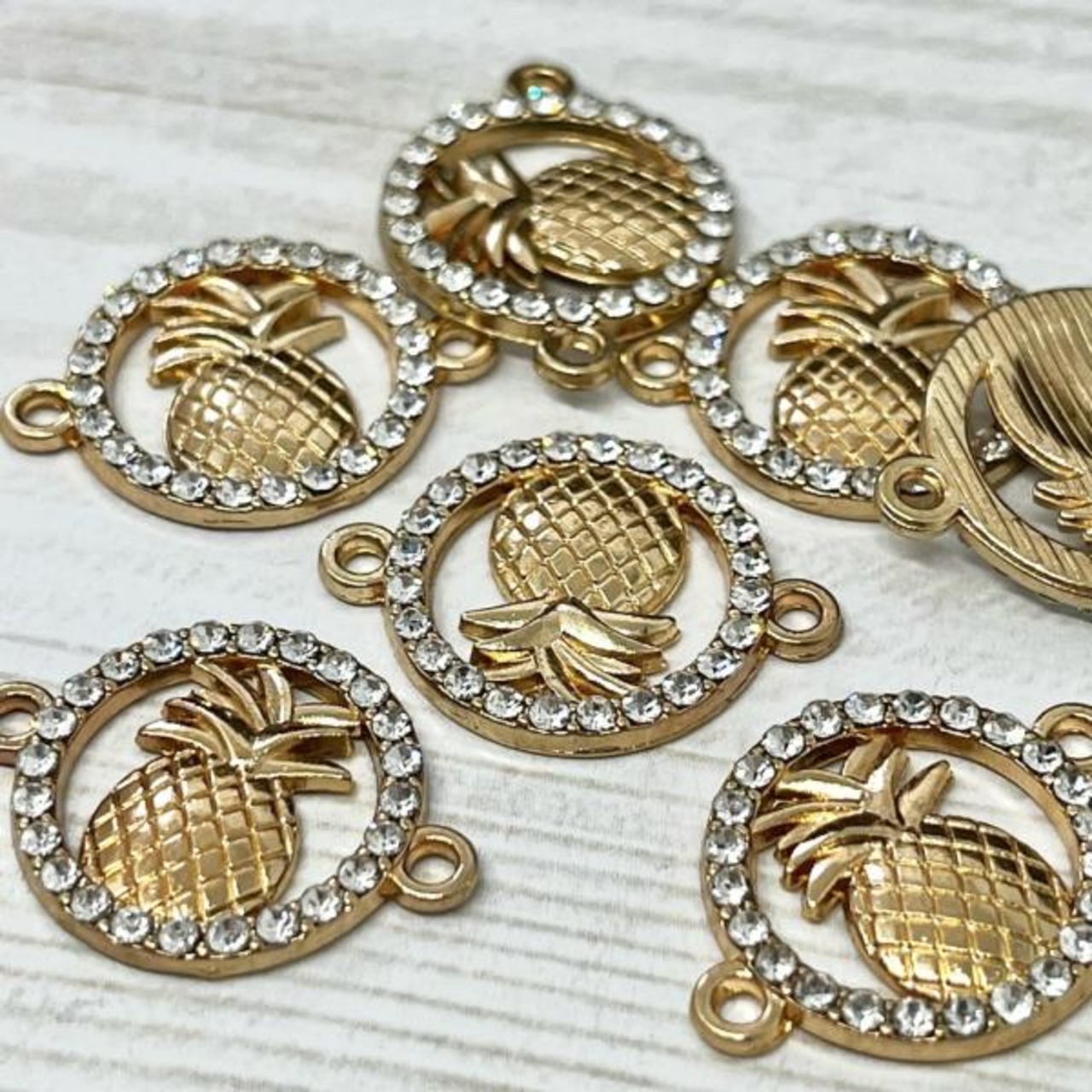 ラインストーン付きパイナップルブレスレットコネクター /チャーム/ネックレス/ハワイアン/トロピカル