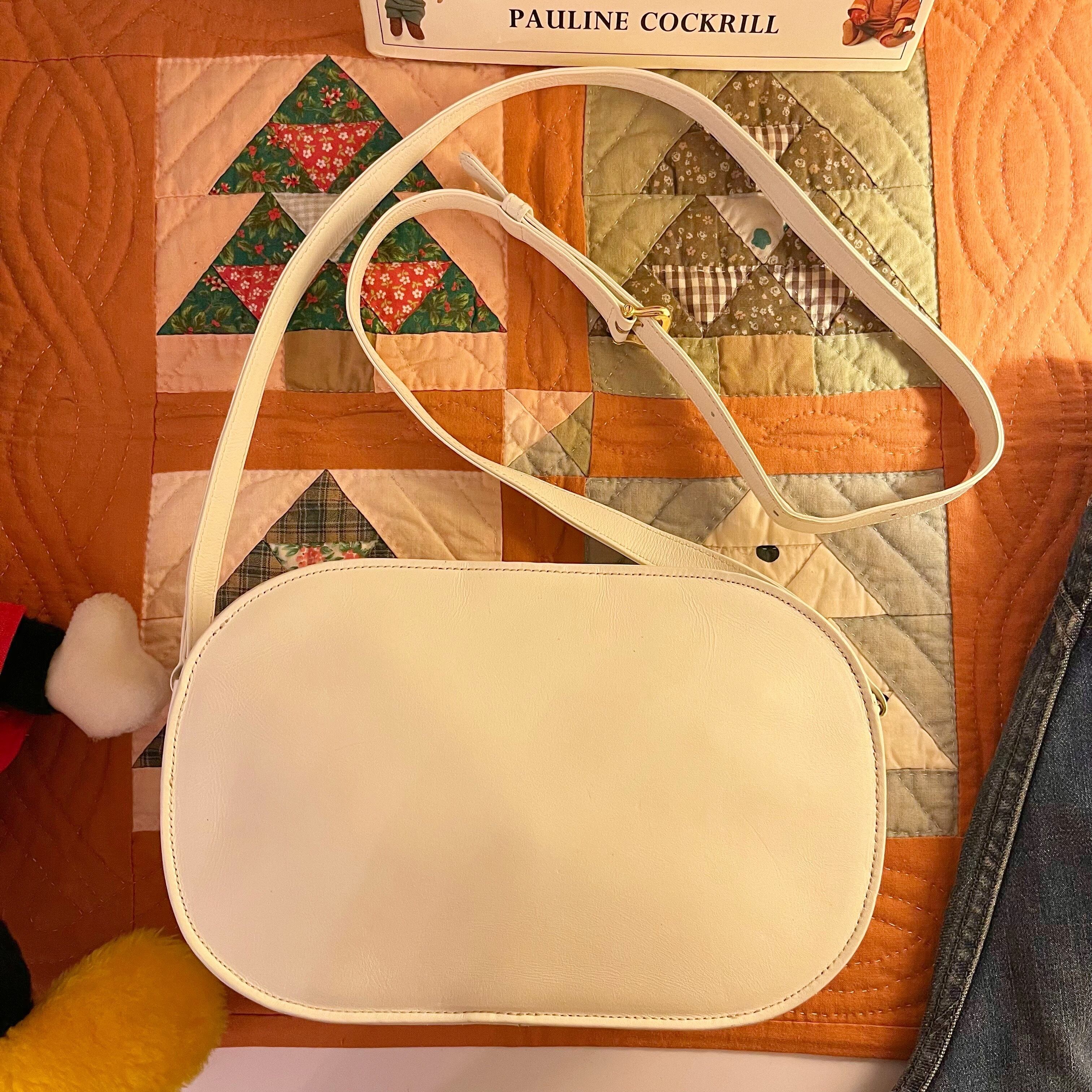 Roberta / white ellipse shoulder bag