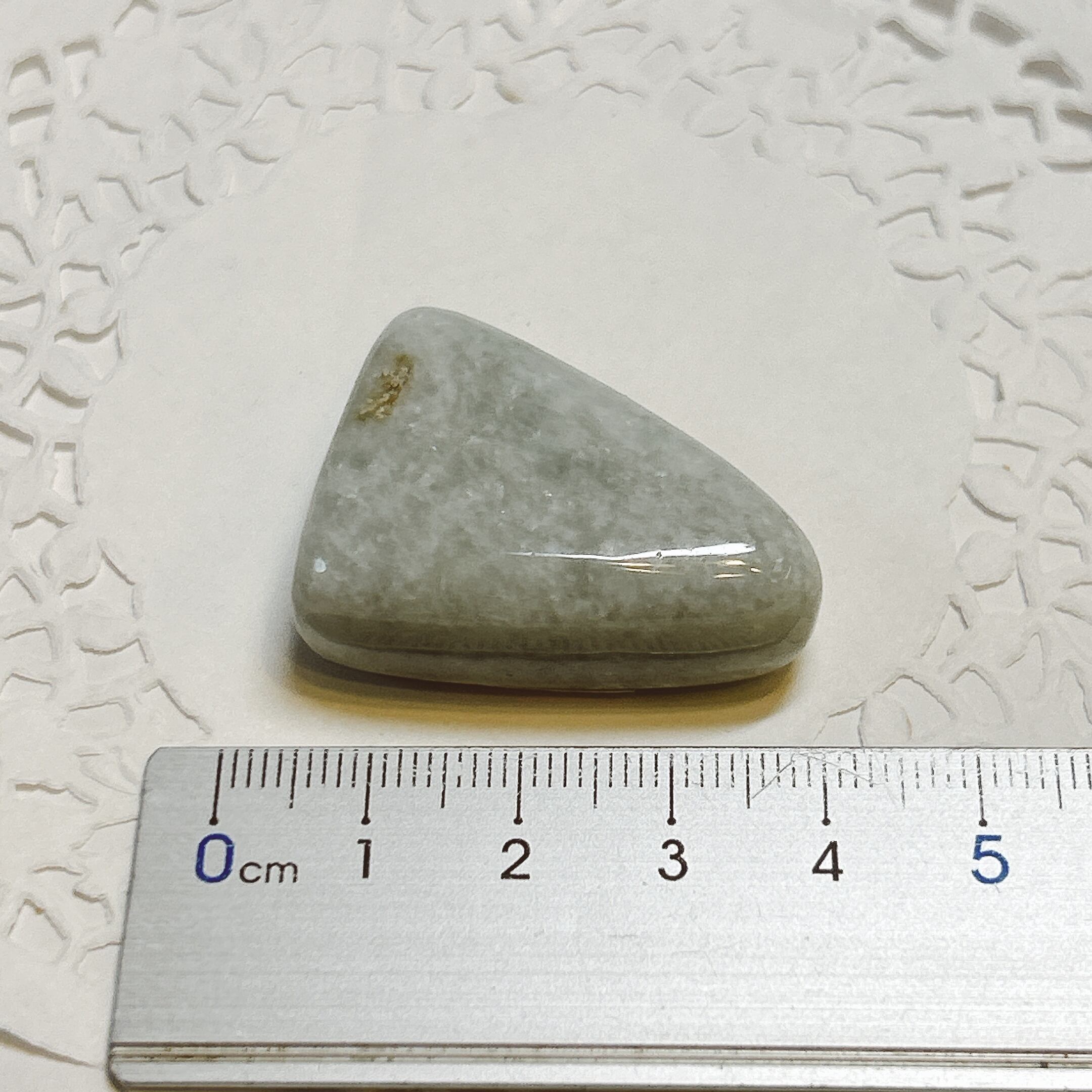 17954】 翡翠 ミャンマー産 ヒスイ ひすい ジェード タンブル 磨き石