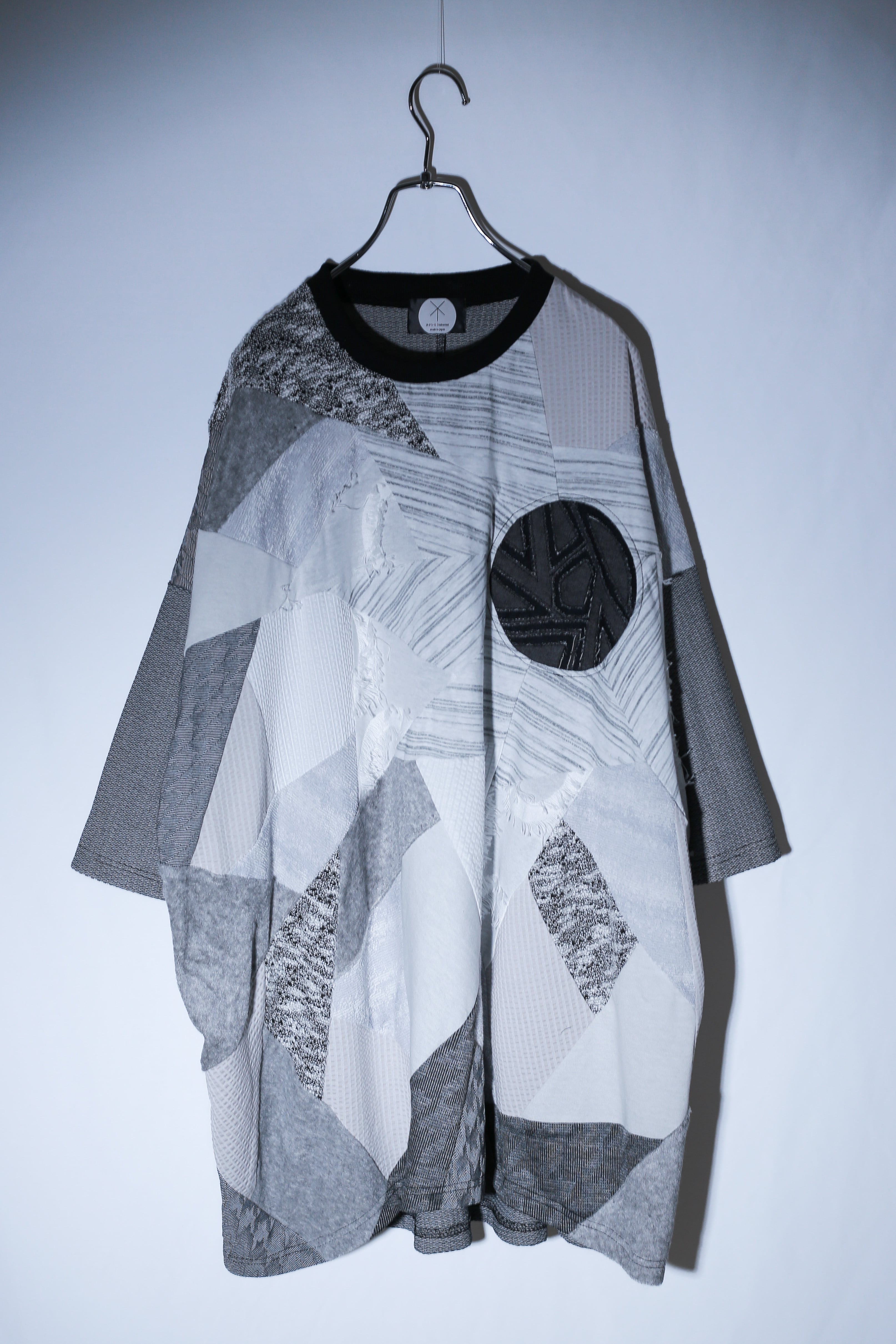Hole-T-shirts (grey)