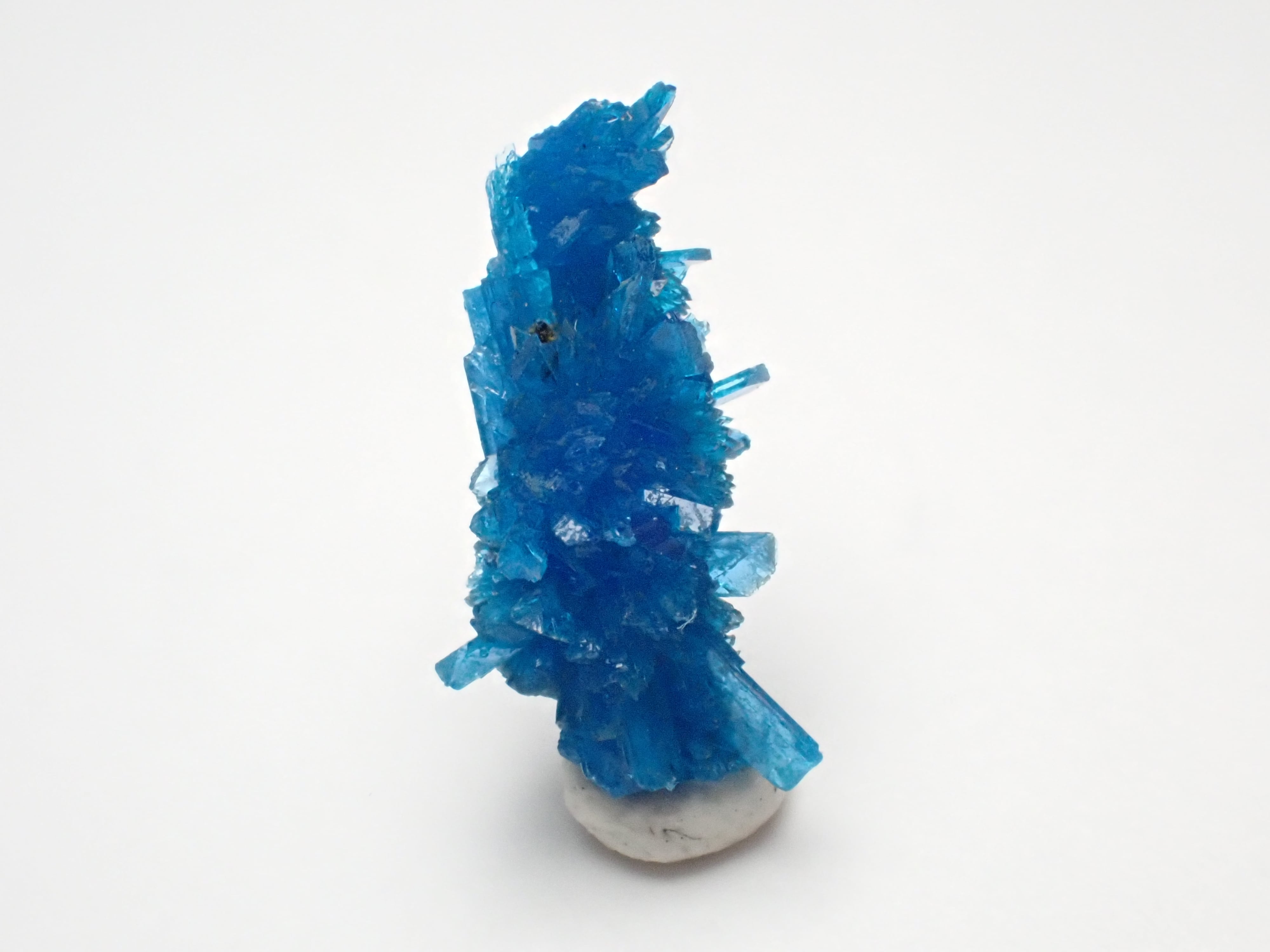 ペンタゴナイト 結晶原石 インド R8-6494 | MineralQuest