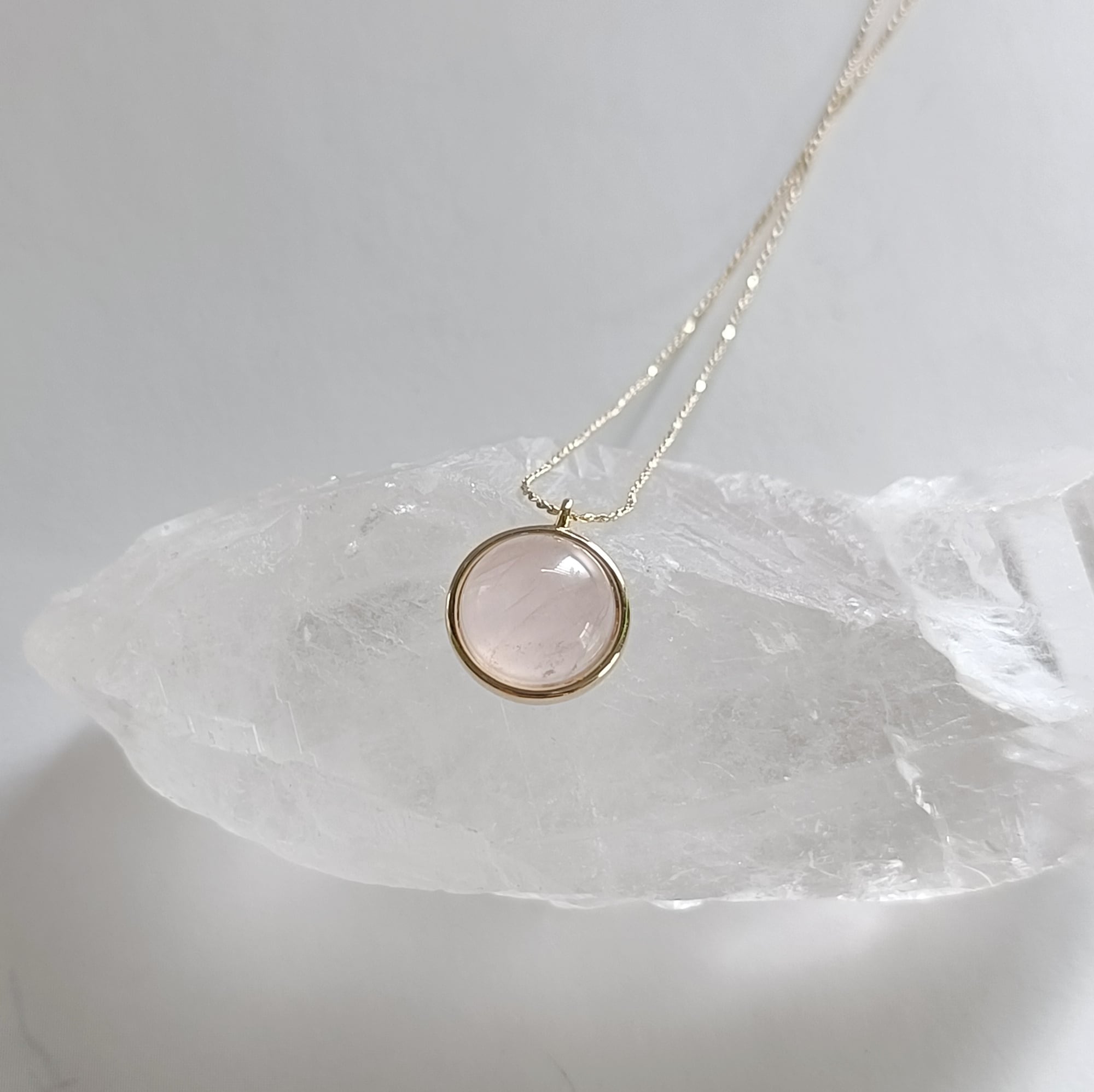 【circle brass necklace】ローズクォーツ